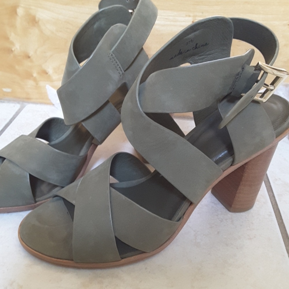 Joie sandals - Picture 2 of 3